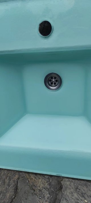 Lavabo de cristal azul claro