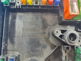 01718130 CAJA RELES FUSIBLES AUDI A3