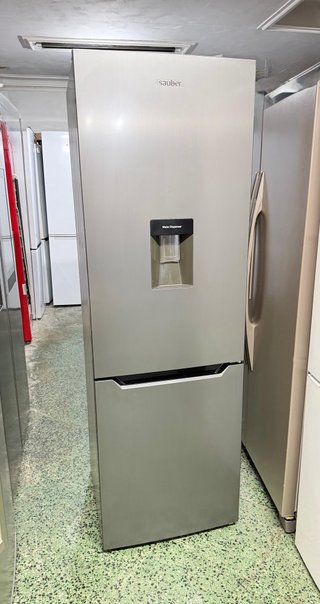 Nevera Sauber con dispensador de agua