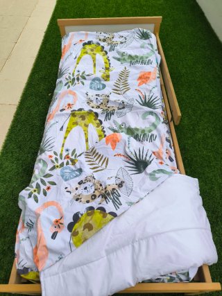Cama infantil Ikea madera y blanco