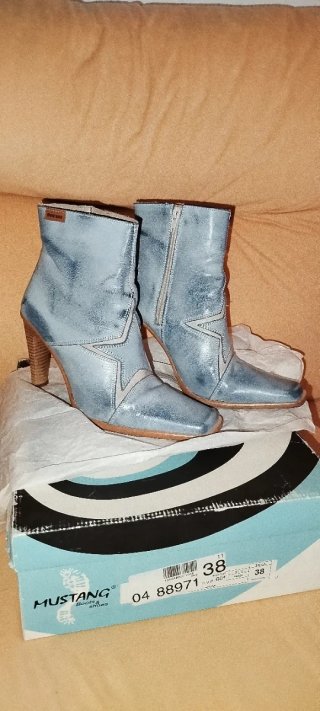 Botín Mustang Piel Azul Estrellas Talla 38