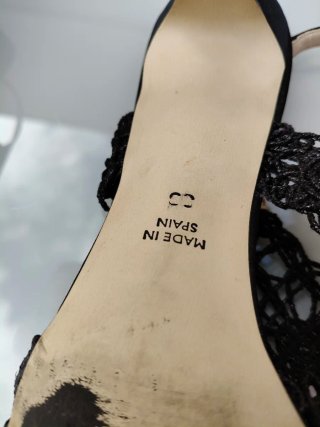 Sandalias de verano negras con encaje