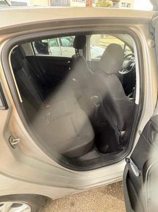 Peugeot 208 2015