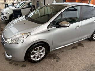 Peugeot 208 2015