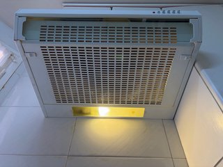 Campana extractora de cocina blanca