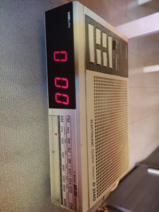Radio despertador Philips D 3140