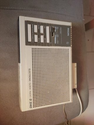 Radio despertador Philips D 3140