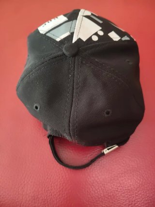 Gorra diseño geométrico abstracto