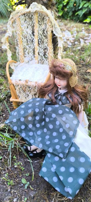 Muñeca de porcelana antigua