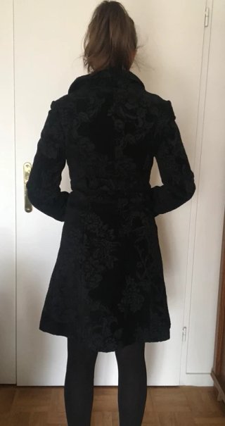 Abrigo desigual negro
