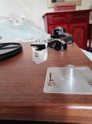 Vendo giradischi vintage del marchio Inves (modello Hi-Fi V12)