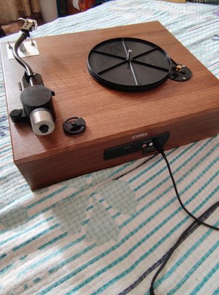 Vendo giradischi vintage del marchio Inves (modello Hi-Fi V12)