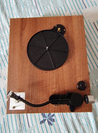 Vendo giradischi vintage del marchio Inves (modello Hi-Fi V12)