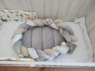 Nido para bebe, reductor de cuna en forma ovalada