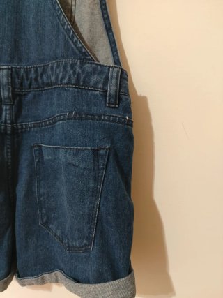Salopette in denim con patch taglia XS