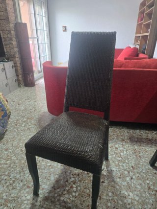 Mesa comedor y 4 sillas madera y mimbre