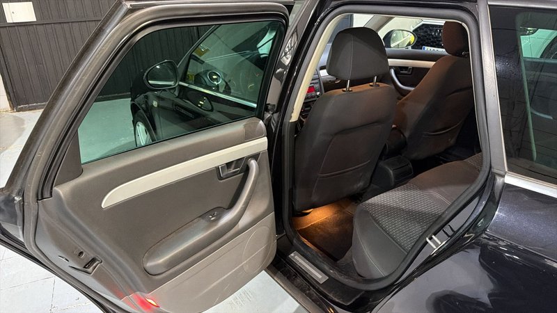 SEAT Exeo ST 2.0 TDI CR Style 2011, foto 16