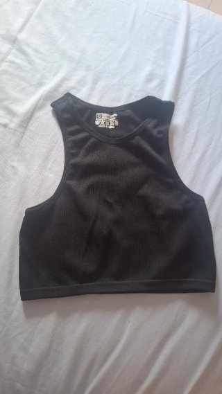 Crop top negro talla S