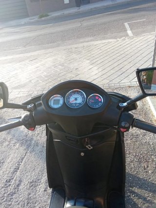 Peugeot Geopolis 250 Maxi Scooter