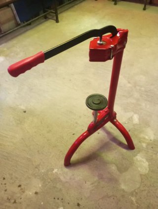 Encorchadora de pie para botellas