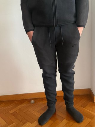 Conjunto Nike Tech Hombre Negro