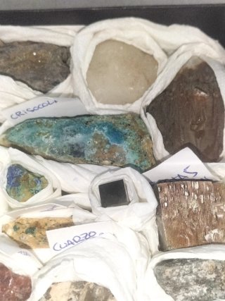 Colección de minerales variados