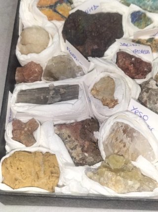Colección de minerales variados