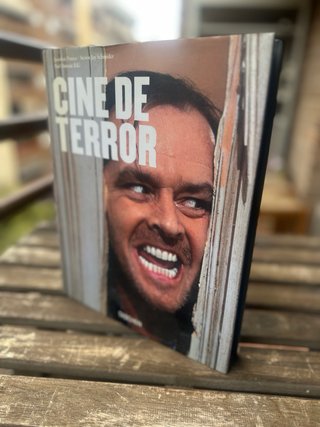 Cine de terror. Tapa dura, gran formato a color.