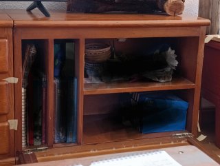Mueble bajo de pino Macizo