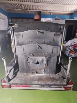 Horno de leña con remolque