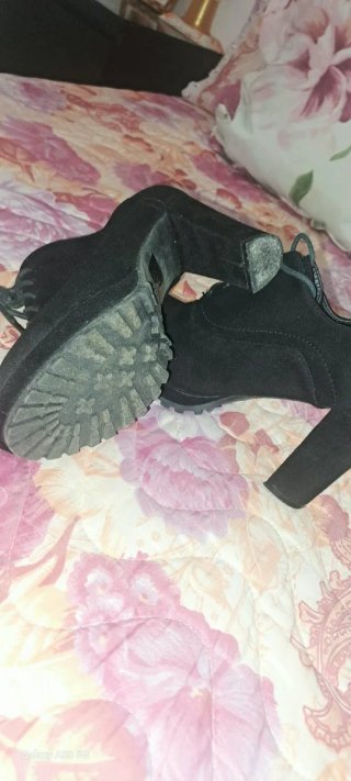 Botines de cuña negros para mujer
