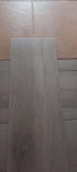 Suelo porcelánico gris imitación madera .8 palés.