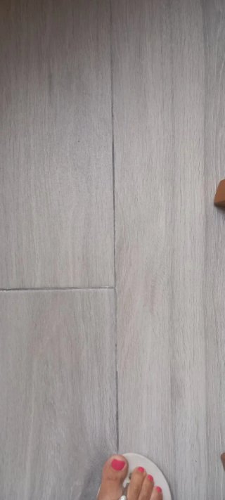 Suelo porcelánico gris imitación madera .8 palés.