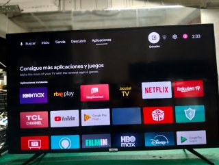 Televisor TCL Smart TV Android Negro con mando