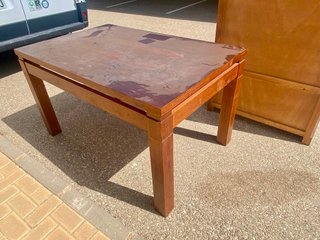 Muebles de salón completo de madera con vitrina