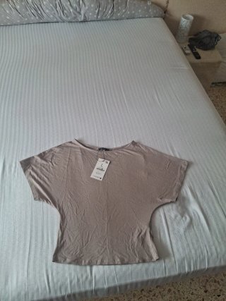 Camiseta beige talla L tela suave