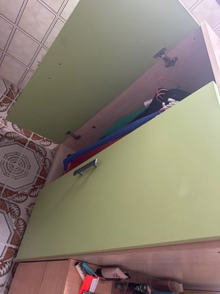 Habitación juvenil con cajones