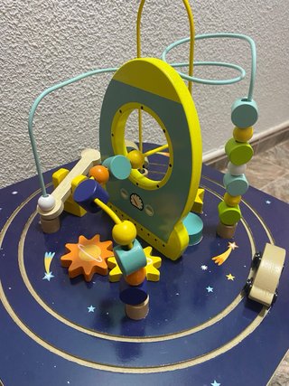 Mesa interactiva infantil espacial