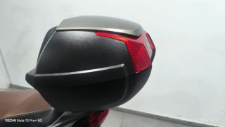 Kymco Agility 125cc con maleta y 2 cascos