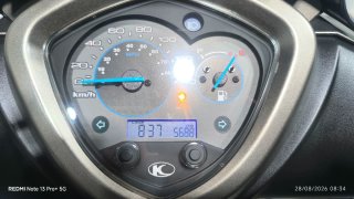 Kymco Agility 125cc con maleta y 2 cascos