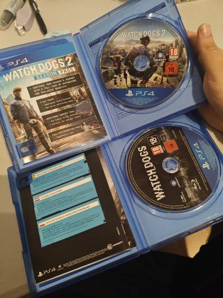 Pacchetto PS4 Watch Dogs 1 e 2