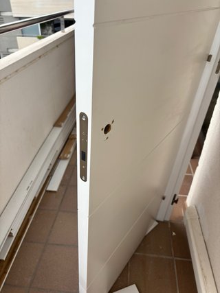 Puerta Blanca Lacada 4 Rayas con Marco