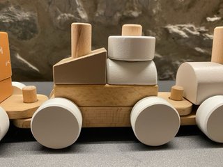 Tren de madera para niños