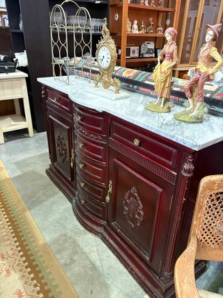 MUEBLE CAOBA CON MÁRMOL