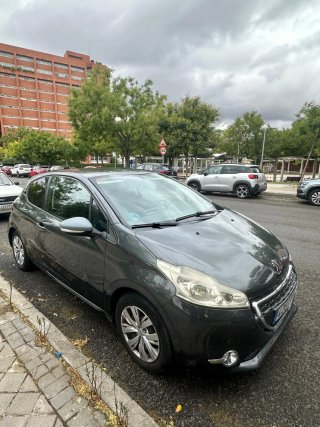 Peugeot 208 2013