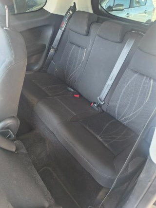 Peugeot 208 2013