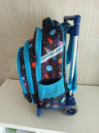Mochila infantil con ruedas espacio