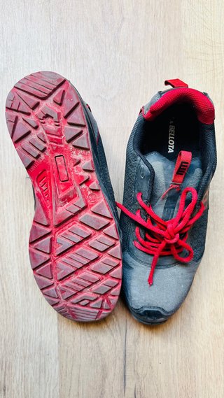 Zapatos de seguridad Bellota negros y rojos