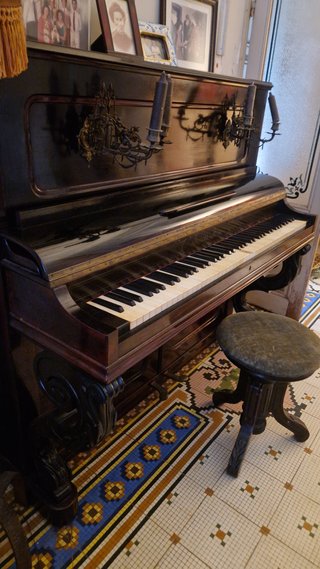 Piano Vertical Antiguo Gómez e Hijo 1905