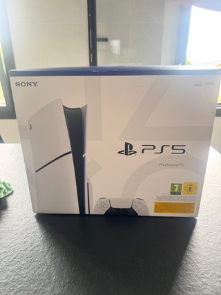 Consola PS5 con un mando + 3 Juegos
